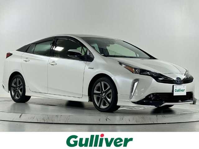 トヨタ プリウス Sツーリングセレクション 佐賀県 2019(令1)年 5.5万km ホワイトパールクリスタルシャイン 後期型モデル/９インチ純正ナビ/AM/FM/フルセグTV/Bluetooth/バックカメラ/革巻きステアリング/ステアリングスイッチ/LEDヘッドライト/TRDエアロ/合皮シート/シートヒーター/トヨタセーフティセンス/ETC/プッシュスタート/フロアマット/ドアバイザー