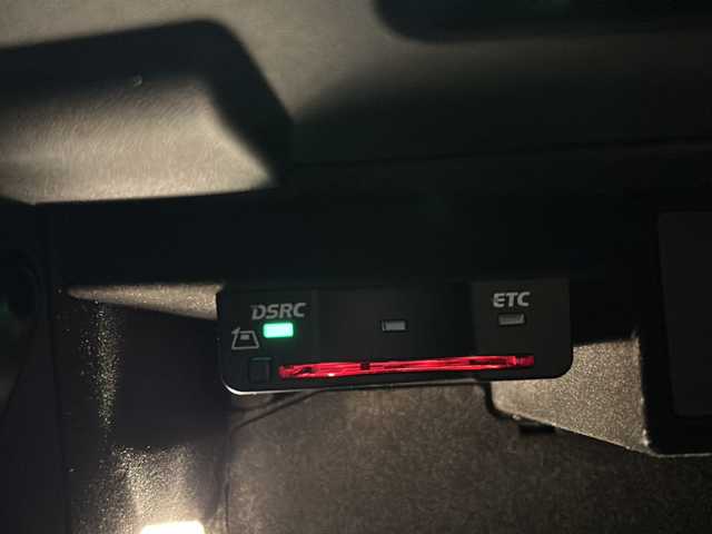 アウディ ＴＴクーペ 2．0 TFSI クワトロ 新潟県 2017(平29)年 3.2万km スクーバブルーメタリック クワトロ（４WD）/バーチャルコクピット/MMIナビゲーション/フルセグTV/Bluetooth/CD/DVD/ETC/マトリクスLEDヘッドライト/Sラインパッケージ/・専用バンパー/・ハイグロスブラックグリル/・リヤディフューザー（プラチナムグレー）/・スポーツサスペンション/・専用セレクターノブ/・アルミニウムルックインテリア/・アルカンターラ/レザーシート（Sラインロゴ入り）/Sスポーツシート/・パワーシート/アシスタンスパッケージ/・クルーズコントロール/・サイドアシスト/・レーンアシスト/・リヤビューカメラ/・パークアシスト/・ホールドアシスト
