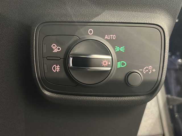 アウディ ＴＴクーペ 2．0 TFSI クワトロ 新潟県 2017(平29)年 3.2万km スクーバブルーメタリック クワトロ（４WD）/バーチャルコクピット/MMIナビゲーション/フルセグTV/Bluetooth/CD/DVD/ETC/マトリクスLEDヘッドライト/Sラインパッケージ/・専用バンパー/・ハイグロスブラックグリル/・リヤディフューザー（プラチナムグレー）/・スポーツサスペンション/・専用セレクターノブ/・アルミニウムルックインテリア/・アルカンターラ/レザーシート（Sラインロゴ入り）/Sスポーツシート/・パワーシート/アシスタンスパッケージ/・クルーズコントロール/・サイドアシスト/・レーンアシスト/・リヤビューカメラ/・パークアシスト/・ホールドアシスト