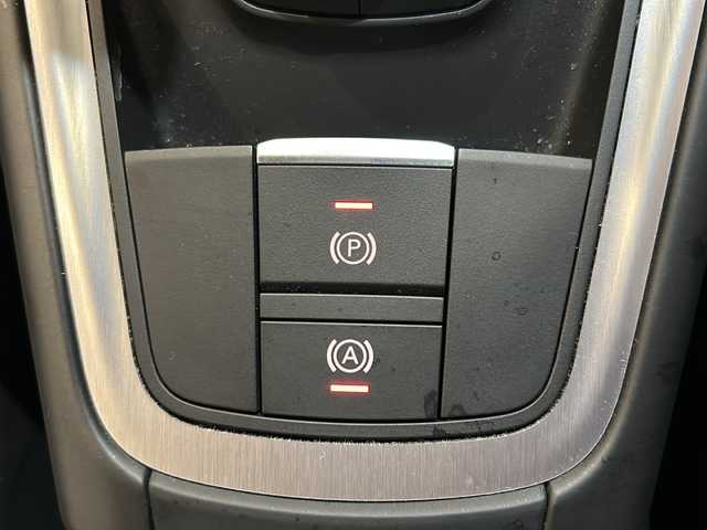 アウディ ＴＴクーペ 2．0 TFSI クワトロ 新潟県 2017(平29)年 3.2万km スクーバブルーメタリック クワトロ（４WD）/バーチャルコクピット/MMIナビゲーション/フルセグTV/Bluetooth/CD/DVD/ETC/マトリクスLEDヘッドライト/Sラインパッケージ/・専用バンパー/・ハイグロスブラックグリル/・リヤディフューザー（プラチナムグレー）/・スポーツサスペンション/・専用セレクターノブ/・アルミニウムルックインテリア/・アルカンターラ/レザーシート（Sラインロゴ入り）/Sスポーツシート/・パワーシート/アシスタンスパッケージ/・クルーズコントロール/・サイドアシスト/・レーンアシスト/・リヤビューカメラ/・パークアシスト/・ホールドアシスト