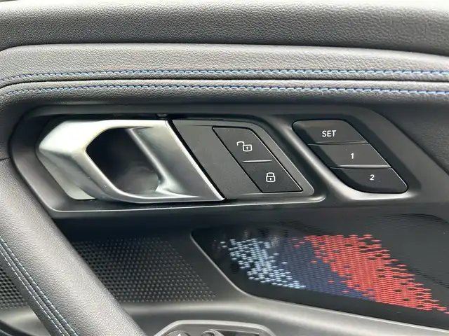 ＢＭＷ ＢＭＷ Ｍ２ 兵庫県 2024(令6)年 1.1万km サファイアブラックP ワンオーナー/純正HDDナビ/バックカメラ/前後コーナーセンサー/アイドリングストップ/MTモード付AT/ウィンカーミラー/電動格納ミラー/クルーズコントロール/プッシュスタート/ETC/ドライブレコーダー/パワーシート/レザーシート/LEDヘッドライト/オートライト/スマートキー/純正フロアマット/取扱説明書・保証書