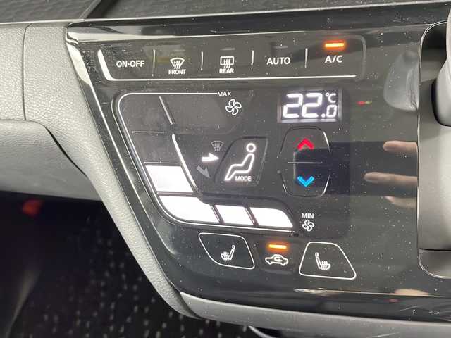 日産 ルークス ハイウェイスター X 道央・札幌 2020(令2)年 1.1万km フローズンバニラパール ・４WD/・衝突防止装置ブレーキアシスト/・トラクションコントロール/・社外オーディオ/CD/AUX/・アラウンドビューモニター/・片側パワースライドドア/・シートヒーター運転席/助手席/・ステアリングヒーター/・LEDヘッドライト/オートハイビーム/・スマートキー/・レーンキープアシスト/・横滑り防止装置/・盗難防止装置/・アイドリングストップ/・ABS