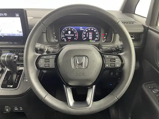 ホンダ ステップワゴン スパーダ 埼玉県 2023(令5)年 3.8万km プラチナホワイトパール ホンダセンシング/純正９インチナビLXM-237VFNi/（フルセグTV/CD/DVD/Bluetooth/USB/AM/FM）/バックカメラ/クリアランスソナー /パドルシフト/アダプティブクルーズコントロール/ブラインドスポットインフォメーション/両側パワースライドドア /パワーテールゲート/前席シートヒーター /２列目オットマン/全席USBチャージャー/ETC/ECON/電動パーキングブレーキ/ブレーキホールド/ロールサンシェード/オートLEDヘッドライト/SPADA専用１６インチアルミホイール