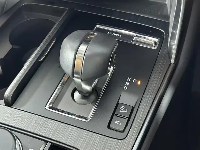 マツダ ＣＸ－６０ XD HV プレミアムスポーツ 佐賀県 2022(令4)年 1.2万km ディープクリスタルブルーマイカ 純正12.3インチナビ/ＡＭ/ＦＭ/Bluetooth/サンルーフ/全方位カメラ/クルーズコントロール(追従あり)/BOSEサウンド/前後ドライブレコーダー/衝突被害軽減システム/レーンアシスト/パワーバックドア/パワーシート/シートメモリ/エアシート/シートヒーター/ETC/LEDヘッドライト/フォグランプ/オートエアコン/盗難防止装置/横滑り防止装置/車線逸脱警報/ダウンヒルアシストコントロール/オートライト/オートマチックハイビーム/スマートキー/スペアキー有/プッシュスタート/純正フロアマット/純正20インチアルミホイール	/パドルシフト/電動チルトステアリング/電子パーキング/オートブレーキホールド/ステアリングスイッチ/電動格納ミラー/コーナーセンサー