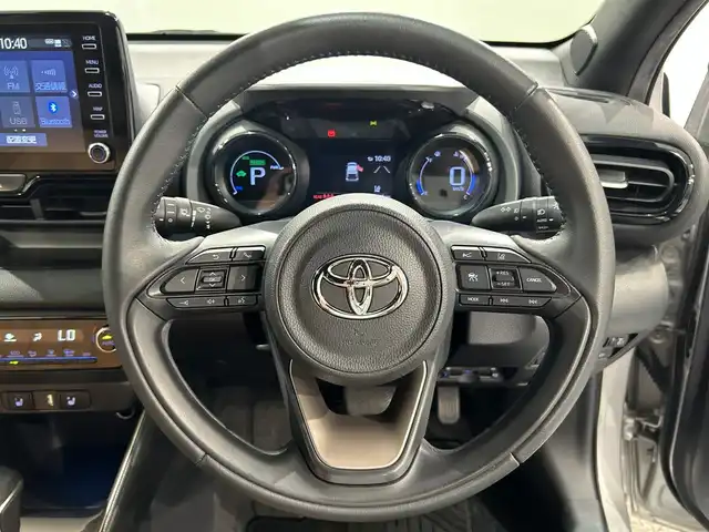 トヨタ ヤリス ハイブリッド Z 愛知県 2020(令2)年 4.8万km シルバーM 純正８インチナビ/CD/DVDデッキ/衝突軽減ブレーキ/レーダークルーズコントロール/レーンキープアシスト/ブラインドスポットモニター/クリアランスソナー/先行車発進告知/シートヒーター/前後ドライブレコーダー/ビルトインＥＴＣ/アクセサリーソケット/USB入力端子/ＬＥＤヘッドライト/ISOFIX/純正フロアマット/純正16インチアルミホイール
