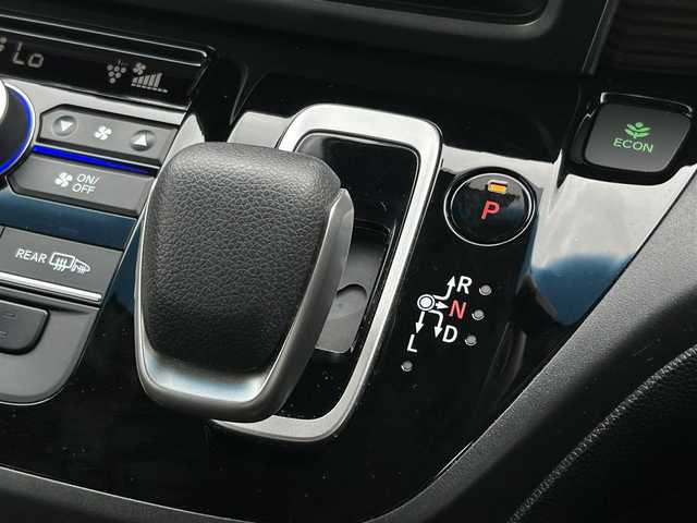 ホンダ フリード ハイブリット クロスター ブラックスタイル 福岡県 2023(令5)年 1.7万km トワイライトミストブラックパール 純正7型SDナビ(フルセグTV/DVD/CD/BT)バックモニタホンダセンシング両側パワースライドドアレーダークルーズコントロールETCシートヒーターUSB純正LEDライト純正フロアマット純正アルミホイールプッシュスタートスマートキー