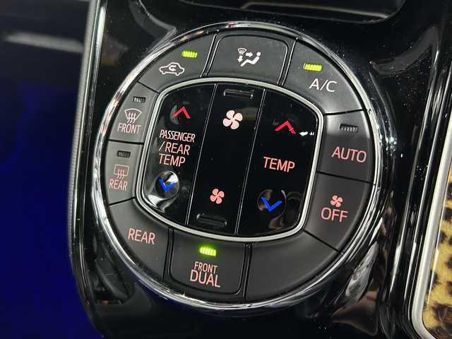 トヨタ ノア Si ダブルバイビーⅡ 大阪府 2020(令2)年 3.2万km ブラック モデリスタエアロ 社外ナビ(フルセグ/DVD再生/Bluetooth) バックカメラ 後席モニター ETC 両側パワースライドドア 衝突軽減 クルコン クリアランスソナー トヨタセーフティセンス