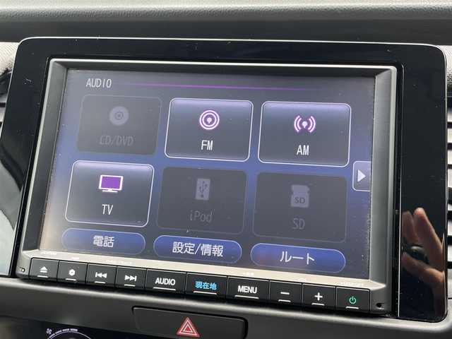 ホンダ フィット 青森県 2022(令4)年 3.9万km プラチナホワイトパール 純正ナビ/フルセグTV/CD/DVD/BT/ETC/ドライブレコーダーカバー、カード欠損/バックカメラ/ホンダセンシング/レーダークルーズコントロール/横滑り防止装置/オートライト/15インチ純正ホイール/純正フロアマット