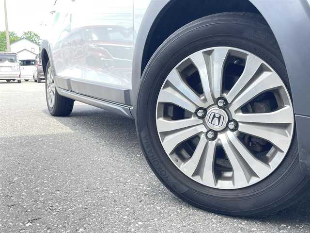 ホンダ フィット 青森県 2022(令4)年 3.9万km プラチナホワイトパール 純正ナビ/フルセグTV/CD/DVD/BT/ETC/ドライブレコーダーカバー、カード欠損/バックカメラ/ホンダセンシング/レーダークルーズコントロール/横滑り防止装置/オートライト/15インチ純正ホイール/純正フロアマット