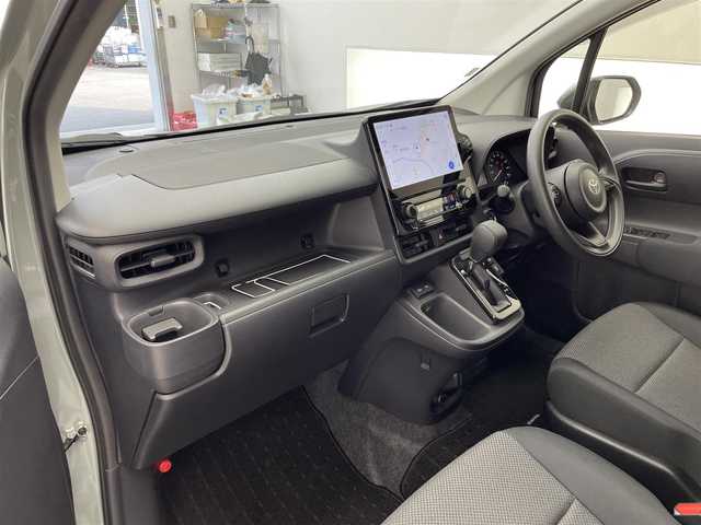 トヨタ シエンタ G 滋賀県 2024(令6)年 1.1万km アーバンカーキ 純正10.5型ナビ/・フルセグTV/・Bluetooth/・ミラキャスト/バックカメラ/両側パワースライドドア/衝突軽減ブレーキ/車線逸脱警報/レーダークルーズコントロール/ETC2.0/プッシュスタート/スマートキー/電格ミラー/ウインカーミラー/ドアバイザー/純正フロアマット/禁煙車