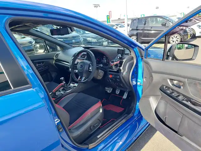 スバル ＷＲＸ ＳＴＩ STI タイプS 東京都 2018(平30)年 1.4万km WRブルーパール サンルーフ/純正8インチナビ/フルセグ/バックカメラ/フロント/サイドカメラ/ETC/STIエアロ/STIレカロシート/パワーシート/シートヒーター/デジタルインナーミラー/BBS18インチAW/ブラインドスポットモニター/スマートキー