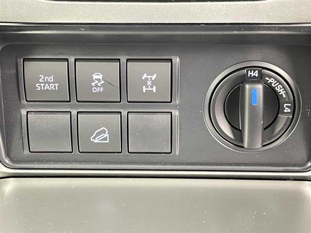 トヨタ ランドクルーザー プラド TX Lパッケージ 千葉県 2022(令4)年 3.4万km アティチュードブラックマイカ 4WD/サンルーフ/トヨタセーフティセンス/・プリクラッシュセーフティ/・レーンディパーチャーアラート/・ロードサインアシスト/・先行車発進告知/・オートハイビーム/社外9インチメモリナビ/CD DVD BT HDMI フルセグ/バックカメラ/レーダークルーズコントロール/LEDオートライト/レザーシート/パワーシート/シートクーラー/純正19インチアルミホイール/センターデフロック/スマートキー×2/プッシュスタート/ETC