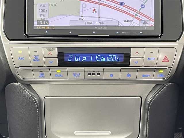 トヨタ ランドクルーザー プラド TX Lパッケージ 千葉県 2022(令4)年 3.4万km アティチュードブラックマイカ 4WD/サンルーフ/トヨタセーフティセンス/・プリクラッシュセーフティ/・レーンディパーチャーアラート/・ロードサインアシスト/・先行車発進告知/・オートハイビーム/社外9インチメモリナビ/CD DVD BT HDMI フルセグ/バックカメラ/レーダークルーズコントロール/LEDオートライト/レザーシート/パワーシート/シートクーラー/純正19インチアルミホイール/センターデフロック/スマートキー×2/プッシュスタート/ETC