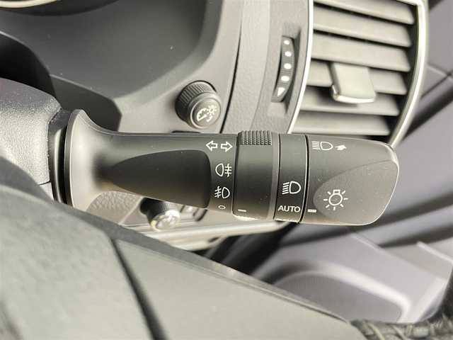トヨタ ランドクルーザー プラド TX Lパッケージ 千葉県 2022(令4)年 3.4万km アティチュードブラックマイカ 4WD/サンルーフ/トヨタセーフティセンス/・プリクラッシュセーフティ/・レーンディパーチャーアラート/・ロードサインアシスト/・先行車発進告知/・オートハイビーム/社外9インチメモリナビ/CD DVD BT HDMI フルセグ/バックカメラ/レーダークルーズコントロール/LEDオートライト/レザーシート/パワーシート/シートクーラー/純正19インチアルミホイール/センターデフロック/スマートキー×2/プッシュスタート/ETC