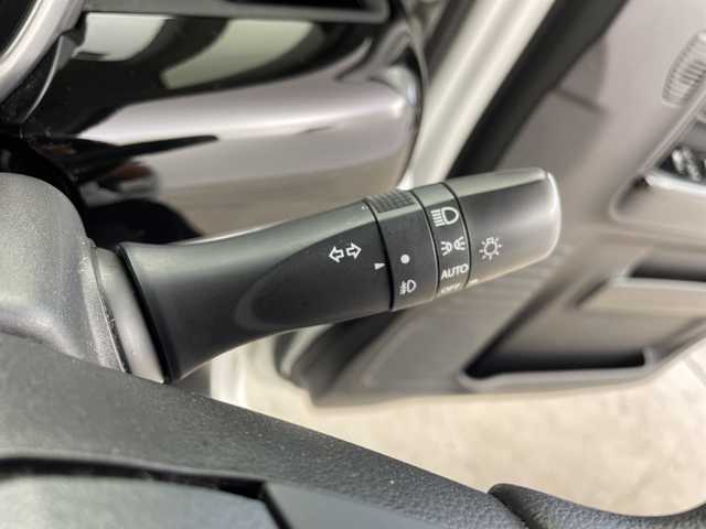 スズキ スペーシア カスタム HYBRID GS 鹿児島県 2019(令1)年 6.3万km ピュアホワイトP 純正SDナビ/（AM/FM/CD/DVD/Bluetooth）/フルセグテレビ/全方位モニター/前後ドライブレコーダー/片側パワースライドドア /ヘッドアップディスプレイ/シートヒーター/LEDヘッドライト/スマートキー /純正AW14インチ/禁煙車
