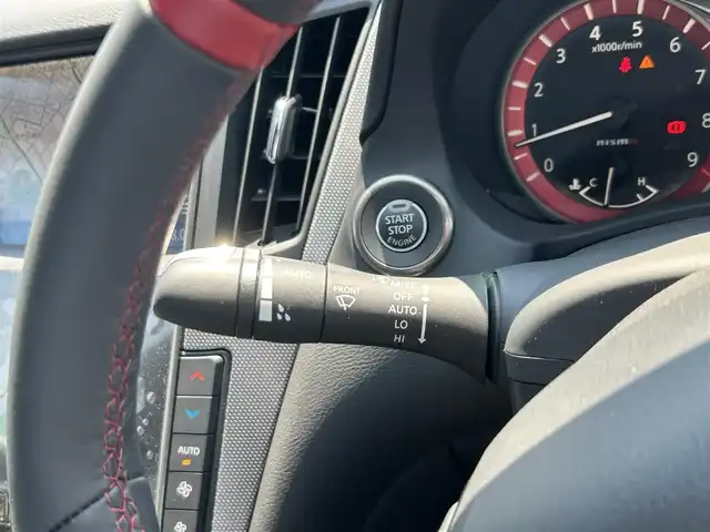 日産 スカイライン ニスモ 愛知県 2023(令5)年 0.1万km グレー ワンオーナー/HDDナビ/フルセグテレビ/バックカメラ（全方位）/クルーズコントロール（追従走行あり）/ドアバイザー/サンルーフ/プッシュスタート/ETC2.0/パドルシフト/クリアランスソナー/コーナリングランプ/純正フロアマット/フォグランプ/カラーコードKCE/AM/FM/USB/BT/TV/NISMO専用バンパー〈フロント・リヤ〉/ NISMO専用LEDフォグランプ〈フロント・リヤ〉/ NISMO専用サイドシルプロテクター/ NISMO専用エンブレム〈フロント・リヤ〉/ NISMO専用GTエンブレム〈サイド〉/NISMO専用タイヤ（DUNLOP SP SPORT MAXX GT 600）/NISMO専用エンケイ製19インチアルミホイール/シートヒーターD+N席