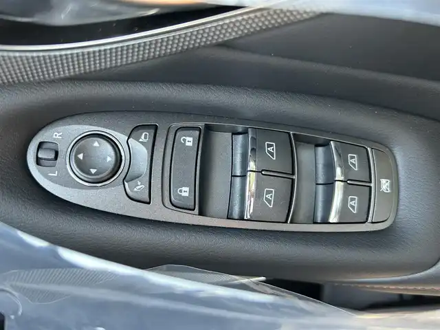 日産 スカイライン ニスモ 愛知県 2023(令5)年 0.1万km グレー ワンオーナー/HDDナビ/フルセグテレビ/バックカメラ（全方位）/クルーズコントロール（追従走行あり）/ドアバイザー/サンルーフ/プッシュスタート/ETC2.0/パドルシフト/クリアランスソナー/コーナリングランプ/純正フロアマット/フォグランプ/カラーコードKCE/AM/FM/USB/BT/TV/NISMO専用バンパー〈フロント・リヤ〉/ NISMO専用LEDフォグランプ〈フロント・リヤ〉/ NISMO専用サイドシルプロテクター/ NISMO専用エンブレム〈フロント・リヤ〉/ NISMO専用GTエンブレム〈サイド〉/NISMO専用タイヤ（DUNLOP SP SPORT MAXX GT 600）/NISMO専用エンケイ製19インチアルミホイール/シートヒーターD+N席