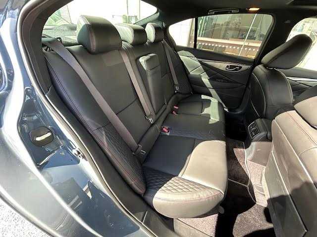 日産 スカイライン ニスモ 埼玉県 2023(令5)年 0.1万km グレー メーカーナビ/【CD/DVD/フルセグ/Bluetooth】/アラウンドビューカメラ/レーダークルーズコントロール/サンルーフ/BOSEサウンド/ETC2.0/パドルシフト/クリアランスソナー/コーナリングランプ/NISMO専用バンパー〈フロント・リヤ〉/ NISMO専用LEDフォグランプ〈フロント・リヤ〉/ NISMO専用サイドシルプロテクター/ NISMO専用エンブレム〈フロント・リヤ〉/ NISMO専用GTエンブレム〈サイド〉/NISMO専用タイヤ（DUNLOP SP SPORT MAXX GT 600）/NISMO専用エンケイ製19インチアルミホイール/シートヒーターD+N席