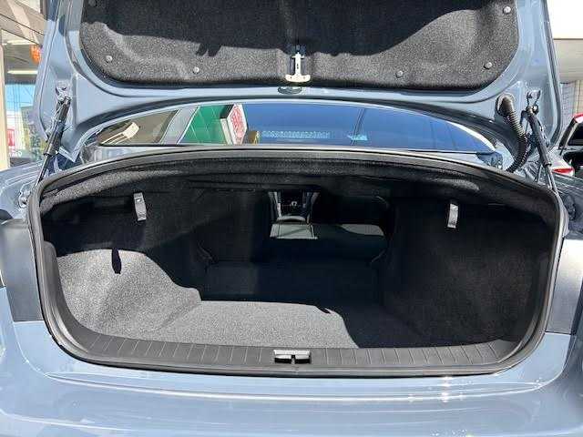 日産 スカイライン ニスモ 埼玉県 2023(令5)年 0.1万km グレー メーカーナビ/【CD/DVD/フルセグ/Bluetooth】/アラウンドビューカメラ/レーダークルーズコントロール/サンルーフ/BOSEサウンド/ETC2.0/パドルシフト/クリアランスソナー/コーナリングランプ/NISMO専用バンパー〈フロント・リヤ〉/ NISMO専用LEDフォグランプ〈フロント・リヤ〉/ NISMO専用サイドシルプロテクター/ NISMO専用エンブレム〈フロント・リヤ〉/ NISMO専用GTエンブレム〈サイド〉/NISMO専用タイヤ（DUNLOP SP SPORT MAXX GT 600）/NISMO専用エンケイ製19インチアルミホイール/シートヒーターD+N席