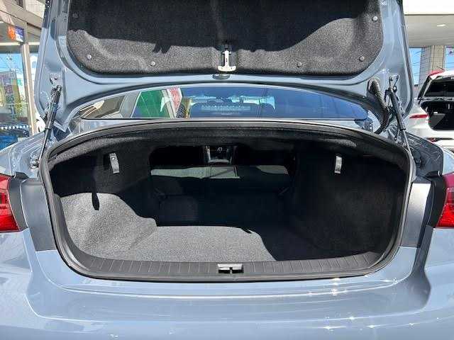 日産 スカイライン ニスモ 埼玉県 2023(令5)年 0.1万km グレー メーカーナビ/【CD/DVD/フルセグ/Bluetooth】/アラウンドビューカメラ/レーダークルーズコントロール/サンルーフ/BOSEサウンド/ETC2.0/パドルシフト/クリアランスソナー/コーナリングランプ/NISMO専用バンパー〈フロント・リヤ〉/ NISMO専用LEDフォグランプ〈フロント・リヤ〉/ NISMO専用サイドシルプロテクター/ NISMO専用エンブレム〈フロント・リヤ〉/ NISMO専用GTエンブレム〈サイド〉/NISMO専用タイヤ（DUNLOP SP SPORT MAXX GT 600）/NISMO専用エンケイ製19インチアルミホイール/シートヒーターD+N席