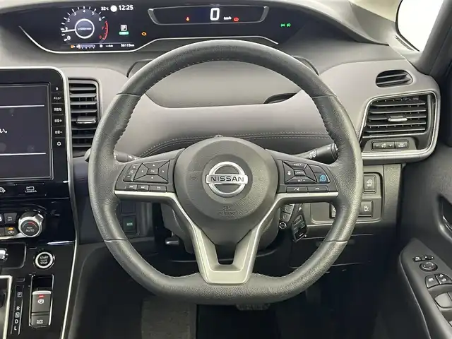 日産 セレナ ハイウェイスター V 埼玉県 2020(令2)年 5.7万km ダークメタルグレー 純正９インチナビ　フリップダウンモニター　アラウンドビューモニター　ＢＳＩ　ビルトインＥＴＣ　ドライブレコーダー　プロパイロット　レーダークルーズコントロール　ステアリングヒーター　ＨＤＭＩ　ＬＥＤ