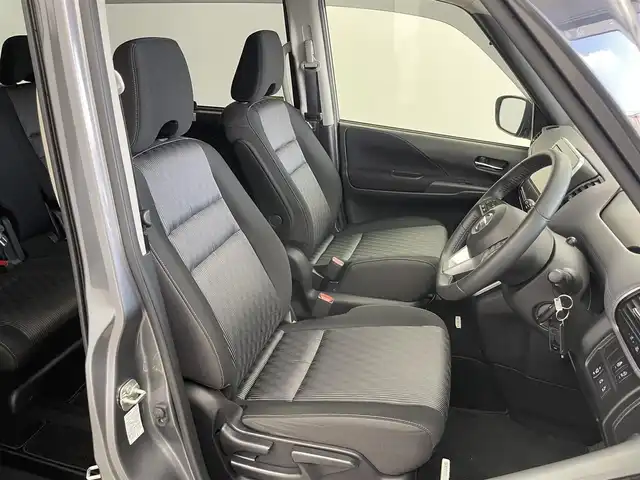 日産 セレナ ハイウェイスター V 埼玉県 2020(令2)年 5.7万km ダークメタルグレー 純正９インチナビ　フリップダウンモニター　アラウンドビューモニター　ＢＳＩ　ビルトインＥＴＣ　ドライブレコーダー　プロパイロット　レーダークルーズコントロール　ステアリングヒーター　ＨＤＭＩ　ＬＥＤ