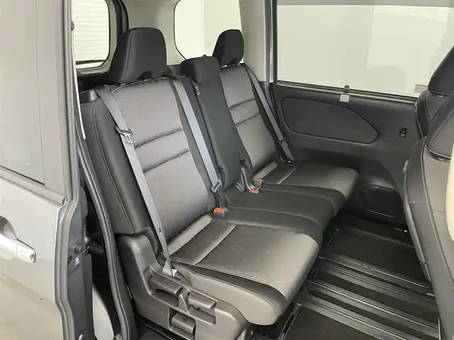 日産 セレナ ハイウェイスター V 埼玉県 2020(令2)年 5.7万km ダークメタルグレー 純正９インチナビ　フリップダウンモニター　アラウンドビューモニター　ＢＳＩ　ビルトインＥＴＣ　ドライブレコーダー　プロパイロット　レーダークルーズコントロール　ステアリングヒーター　ＨＤＭＩ　ＬＥＤ