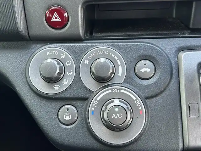 ホンダ クロスロード 20X 島根県 2007(平19)年 11.6万km プレミアムホワイトパール 登録時走行距離115433km/純正ナビ（CD・DVD・AM・FM）/バックカメラ/ETC/3列シート/純正フロアマット/純正AW17インチ/盗難防止装置/オートライト/運転席・助手席エアバック/スマートキー/ドアバイザー/ステアリングスイッチ