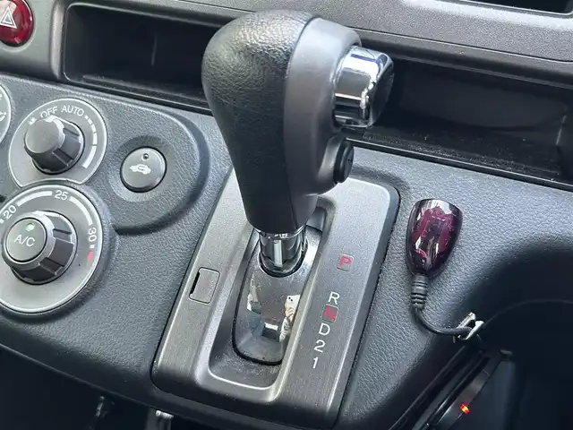 ホンダ クロスロード 20X 島根県 2007(平19)年 11.6万km プレミアムホワイトパール 登録時走行距離115433km/純正ナビ（CD・DVD・AM・FM）/バックカメラ/ETC/3列シート/純正フロアマット/純正AW17インチ/盗難防止装置/オートライト/運転席・助手席エアバック/スマートキー/ドアバイザー/ステアリングスイッチ