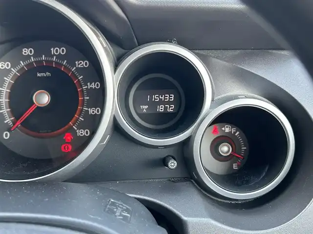 ホンダ クロスロード 20X 島根県 2007(平19)年 11.6万km プレミアムホワイトパール 登録時走行距離115433km/純正ナビ（CD・DVD・AM・FM）/バックカメラ/ETC/3列シート/純正フロアマット/純正AW17インチ/盗難防止装置/オートライト/運転席・助手席エアバック/スマートキー/ドアバイザー/ステアリングスイッチ