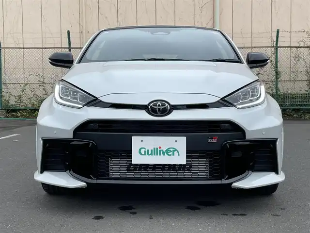 トヨタ ＧＲヤリス RZ ハイパフォーマンス 東京都 2025(令7)年 0.1万km プラチナホワイトパールマイカ ワンオーナー　/ＪＢＬサウンドシステム　/純正８型ディスプレィオーディオ/・AppleCarPlay＆AndroidAuto/・BluetoothAudio/USB/・AM/FM/フルセグ/レーダークルーズコントロール　/ステアリングリングヒーター /BBS製アルミホイール /セーフティセンス /（衝突回避支援パッケージ）/・プリクラッシュセーフティ/・レーントレーシングアシスト/・レーンディパーチャーアラート/・レーダークルーズコントロール/・オートマチックハイビーム/ブラックハーフレザーシート/・前席シートヒーター/ブライドスポットモニター /ドライブレコーダー /冷却スプレー機能/ロゴ入機能付き/保証書＆取説/プッシュエンジンスタート