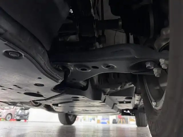 トヨタ ハリアー ハイブリッド G 三重県 2020(令2)年 5.6万km ブラック ハイブリッド/FF/MTモード付フロアCVT/純正 8インチナビ/（AM/FM/TV/Bluetooth/USB/iPod/CarPlay/AndroidAuto/Miracast）/バックガイドモニター/モデリスタエアロ（F/S/R下）＋シグネチャーイルミ/ドライブレコーダー 前後（デジタルミラー内蔵）/ETC2.0/Toyota Safety Sense/●プリクラッシュセーフティ/●レーントレーシングアシスト/●レーダークルコン/●アダプティブハイビームシステム/●ロードサインアシスト/・ドライバー異常時対応システム/・先行車発進告知機能/・ブラインドスポットモニター/・パーキングサポートブレーキ（前後静止物、後方接近車両）/など/装備/・【OP】寒冷地仕様（ウインドシールドデアイサー、リヤフォグランプなど）/・デジタルインナーミラー（前後録画機能付）/・パワーバックドア/・ハーフレザーシート/・パワーシート（D8way（4wayランバーサポート付）/N4way）/・左右独立オートエアコン/・電子パーキングブレーキ＆ブレーキホールド/・【OP】AC100Vコンセント（1500W）/・オートワイパー/・純正18AW/・プッシュスタート/・スマートキーx2/など
