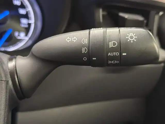 トヨタ ハリアー ハイブリッド G 三重県 2020(令2)年 5.6万km ブラック ハイブリッド/FF/MTモード付フロアCVT/純正 8インチナビ/（AM/FM/TV/Bluetooth/USB/iPod/CarPlay/AndroidAuto/Miracast）/バックガイドモニター/モデリスタエアロ（F/S/R下）＋シグネチャーイルミ/ドライブレコーダー 前後（デジタルミラー内蔵）/ETC2.0/Toyota Safety Sense/●プリクラッシュセーフティ/●レーントレーシングアシスト/●レーダークルコン/●アダプティブハイビームシステム/●ロードサインアシスト/・ドライバー異常時対応システム/・先行車発進告知機能/・ブラインドスポットモニター/・パーキングサポートブレーキ（前後静止物、後方接近車両）/など/装備/・【OP】寒冷地仕様（ウインドシールドデアイサー、リヤフォグランプなど）/・デジタルインナーミラー（前後録画機能付）/・パワーバックドア/・ハーフレザーシート/・パワーシート（D8way（4wayランバーサポート付）/N4way）/・左右独立オートエアコン/・電子パーキングブレーキ＆ブレーキホールド/・【OP】AC100Vコンセント（1500W）/・オートワイパー/・純正18AW/・プッシュスタート/・スマートキーx2/など