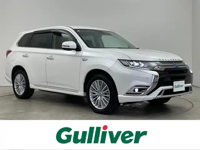 三菱 アウトランダー ＰＨＥＶ G 埼玉県 2018(平30)年 6.3万km シルキーホワイト 純正ナビ　マルチアラウンドモニター　ＥＴＣ　３６０度ドライブレコーダー　ｅアシスト　レーダークルーズコントロール　シートヒーター　ステアリングヒーター　ＡＣ１００Ｖ　オートハイビーム　ＬＥＤライト