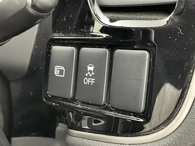 三菱 アウトランダー ＰＨＥＶ G 埼玉県 2018(平30)年 6.3万km シルキーホワイト 純正ナビ　マルチアラウンドモニター　ＥＴＣ　３６０度ドライブレコーダー　ｅアシスト　レーダークルーズコントロール　シートヒーター　ステアリングヒーター　ＡＣ１００Ｖ　オートハイビーム　ＬＥＤライト