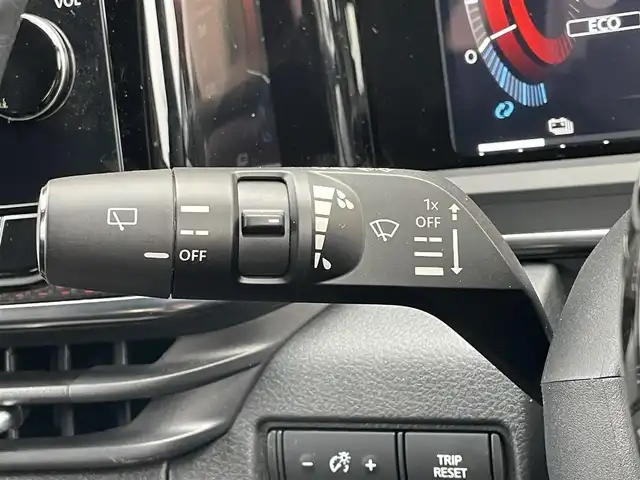 日産 オーラ ニスモ 和歌山県 2022(令4)年 1.1万km ピュアホワイトパール 純正メーカーナビ/アラウンドビューモニター/HDMI/エマージェンシーブレーキ/プロパイロット/デジタルインナーミラー/ビルトインETC2.0/置くだけ充電/シートヒーター/ステアリングヒーター/純正フロアマット/純正アルミホイール/LEDヘッドライト/オートライト/オートマチックハイビーム