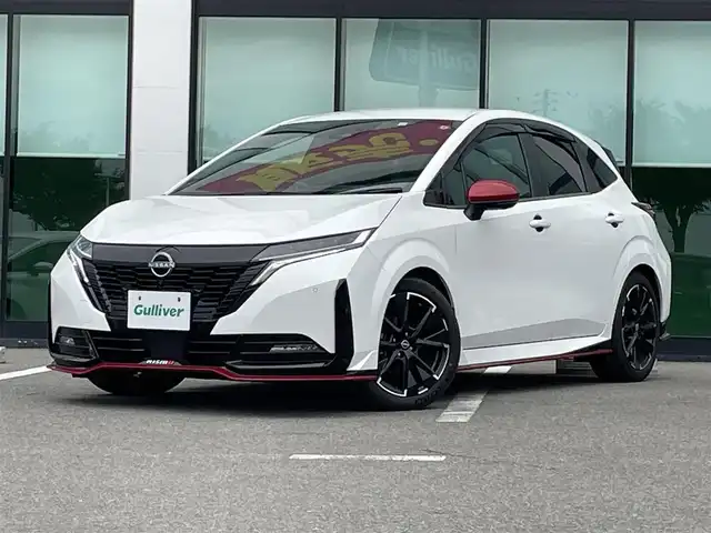 日産 オーラ ニスモ 和歌山県 2022(令4)年 1.1万km ピュアホワイトパール 純正メーカーナビ/アラウンドビューモニター/HDMI/エマージェンシーブレーキ/プロパイロット/デジタルインナーミラー/ビルトインETC2.0/置くだけ充電/シートヒーター/ステアリングヒーター/純正フロアマット/純正アルミホイール/LEDヘッドライト/オートライト/オートマチックハイビーム