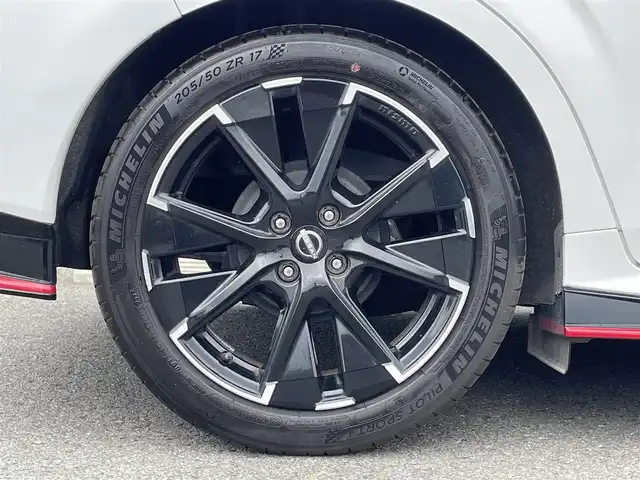 日産 オーラ ニスモ 和歌山県 2022(令4)年 1.1万km ピュアホワイトパール 純正メーカーナビ/アラウンドビューモニター/HDMI/エマージェンシーブレーキ/プロパイロット/デジタルインナーミラー/ビルトインETC2.0/置くだけ充電/シートヒーター/ステアリングヒーター/純正フロアマット/純正アルミホイール/LEDヘッドライト/オートライト/オートマチックハイビーム