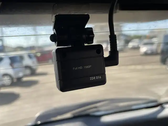 トヨタ ヤリスクロス G 鹿児島県 2021(令3)年 2.8万km センシュアルレッドマイカ トヨタセーフティセンス/-プリクラッシュセーフティー/-レーダークルーズコントロール/-オートマチックハイビーム/純正ディスプレイオーディオ/【Bluetooth/Miracast】/バックカメラ/LEDヘッドライト/前後ドライブレコーダー/純正16インチアルミホイール/アイドリングストップ/スマートキー/ETC