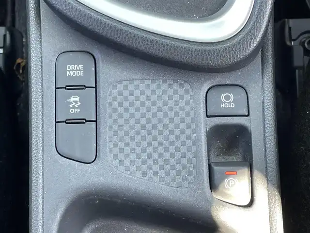 トヨタ ヤリスクロス G 鹿児島県 2021(令3)年 2.8万km センシュアルレッドマイカ トヨタセーフティセンス/-プリクラッシュセーフティー/-レーダークルーズコントロール/-オートマチックハイビーム/純正ディスプレイオーディオ/【Bluetooth/Miracast】/バックカメラ/LEDヘッドライト/前後ドライブレコーダー/純正16インチアルミホイール/アイドリングストップ/スマートキー/ETC