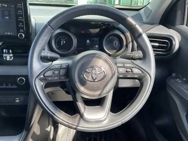 トヨタ ヤリスクロス G 鹿児島県 2021(令3)年 2.8万km センシュアルレッドマイカ トヨタセーフティセンス/-プリクラッシュセーフティー/-レーダークルーズコントロール/-オートマチックハイビーム/純正ディスプレイオーディオ/【Bluetooth/Miracast】/バックカメラ/LEDヘッドライト/前後ドライブレコーダー/純正16インチアルミホイール/アイドリングストップ/スマートキー/ETC