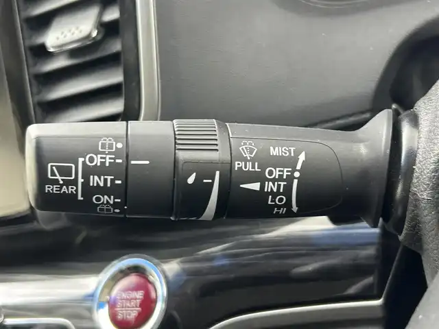 ホンダ オデッセイ アブソルート アドバンス 大阪府 2016(平28)年 7万km クリスタルブラックパール Honda SENSING/・衝突軽減ブレーキ/・歩行者事故低減ステアリング/・アダプティブクルーズコントロール/・車線維持支援システム/・路外逸脱抑制機能/・誤発進抑制機能/・先行車発進告知機能/純正ナビ/　CD/DVD/BT/フルセグTV/マルチビューカメラシステム/フロント・サイド・バックカメラ/両側パワースライドドア/オートLEDヘッドライト/フォグランプ/ハーフレザーシート/D席パワーシート/純正17インチアルミホイール/パドルシフト/スマートキー/ETC/2列目オットマン/アイドリングストップ/電動格納ミラー/フロアマット