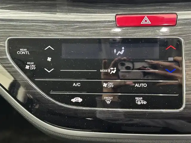 ホンダ オデッセイ アブソルート アドバンス 大阪府 2016(平28)年 7万km クリスタルブラックパール Honda SENSING/・衝突軽減ブレーキ/・歩行者事故低減ステアリング/・アダプティブクルーズコントロール/・車線維持支援システム/・路外逸脱抑制機能/・誤発進抑制機能/・先行車発進告知機能/純正ナビ/　CD/DVD/BT/フルセグTV/マルチビューカメラシステム/フロント・サイド・バックカメラ/両側パワースライドドア/オートLEDヘッドライト/フォグランプ/ハーフレザーシート/D席パワーシート/純正17インチアルミホイール/パドルシフト/スマートキー/ETC/2列目オットマン/アイドリングストップ/電動格納ミラー/フロアマット