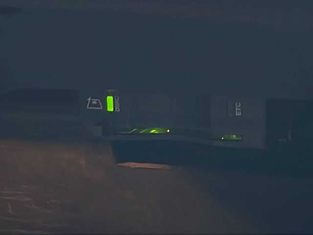 クライスラー・ジープ ジープ コンパス リミテッド 新潟県 2018(平30)年 2.3万km パール コマンドビューデュアルペインパノラミックサンルーフ/Beats Audioプレミアムサウンドシステム /オーディオナビゲーションシステム/・8.4インチVGAタッチパネルモニター/・ 地上デジタルテレビチューナー/・Bluetooth/・USB（iPod /iPhone対応）/・AUX/リヤビューカメラ/ACC/前面衝突警報/ブラインドスポットモニター/パワーシート/シートヒーター/ドライブレコーダー/HIDヘッドライト