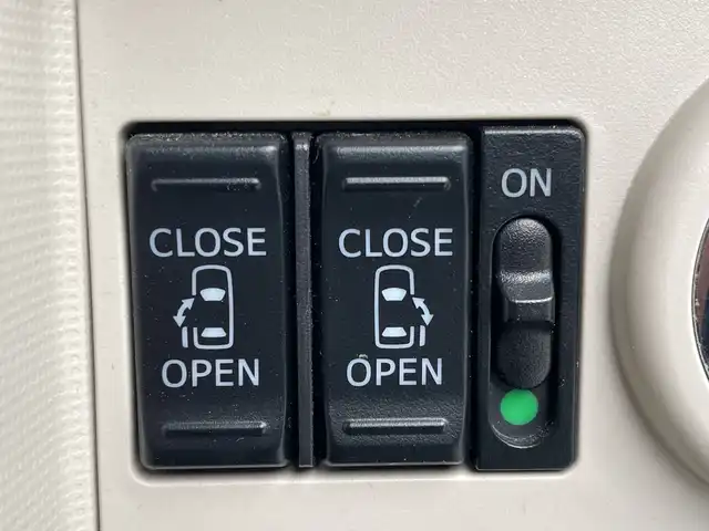 ダイハツ ムーヴ キャンバス G メイクアップ リミテッド　SAⅢ 神奈川県 2020(令2)年 3万km パールホワイトⅢ/ナチュラルベージュマイカメタリック 2トーン 純正SDナビ（NMZK-W700）/フルセグ/Bluetooth/CD/DVD/USB/両側パワースライドドア/全周囲カメラ/ドライブレコーダー/純正フロアマット/LEDヘッドライト/フォグランプ/オートライト/オートマチックハイビーム/コーナーセンサー/アイドリングストップ/プッシュスタート/スマートキー/電動格納ミラー/ドアバイザー/横滑り防止装置/衝突被害軽減システム