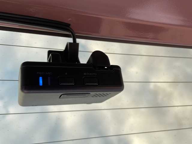 スズキ ラパン ＬＣ X 佐賀県 2023(令5)年 1.1万km テラコッタピンクメタリック/アーバンブラウン 2トーン エンジンスタートボタン/保証書/取扱説明書/記録簿/ワンオーナー/アイドリングストップ/スマートキー/スペアキー有/Bluetooth接続/CD/TV/社外ナビ/前後ドライブレコーダー/ベンチシート/純正フロアマット/前席シートヒーター/ABS/前後コーナーセンサー/LEDライト/レーンキープアシスト/盗難防止装置/オートライト/Wエアバッグ/衝突被害軽減システム/ステアリングスイッチ/クリアランスソナー/電格ウィンカーミラー