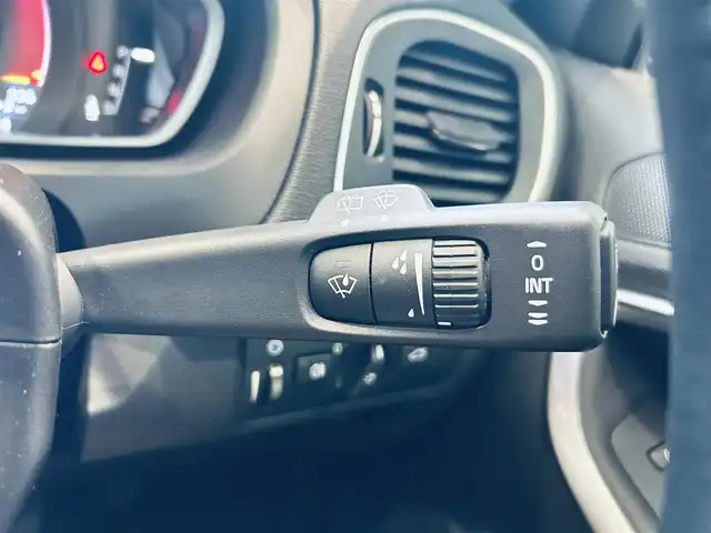 ボルボ Ｖ４０ D4 SE 大阪府 2016(平28)年 2.9万km パッションレッド ACC/BLIS/純正ナビ/TV/バックカメラ/純正17インチAW/LEDヘッドライト/クリアランスソナー/パドルシフト/ハーフ革/Dメモリ付きパワーシート/スマートキー