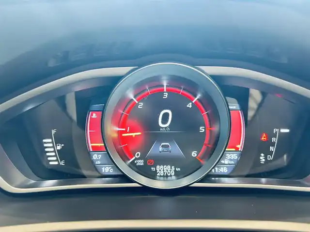 ボルボ Ｖ４０ D4 SE 大阪府 2016(平28)年 2.9万km パッションレッド ACC/BLIS/純正ナビ/TV/バックカメラ/純正17インチAW/LEDヘッドライト/クリアランスソナー/パドルシフト/ハーフ革/Dメモリ付きパワーシート/スマートキー