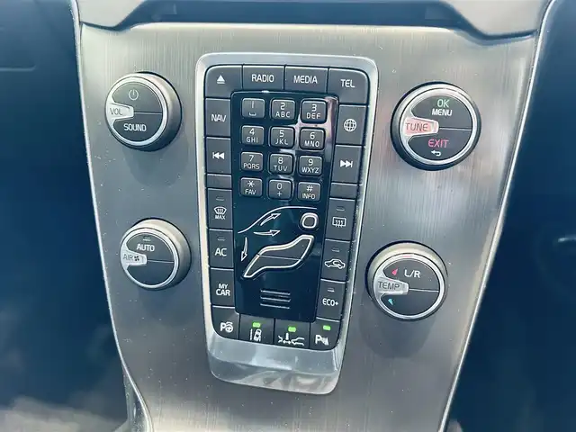 ボルボ Ｖ４０ D4 SE 大阪府 2016(平28)年 2.9万km パッションレッド ACC/BLIS/純正ナビ/TV/バックカメラ/純正17インチAW/LEDヘッドライト/クリアランスソナー/パドルシフト/ハーフ革/Dメモリ付きパワーシート/スマートキー