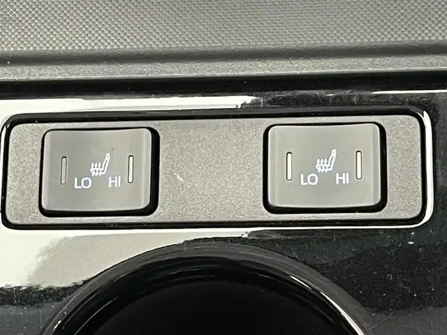 トヨタ プリウス S ツーリングセレ ブラックED 愛知県 2021(令3)年 3.7万km プラチナホワイトパールマイカ 純正ナビ　全方位カメラ　禁煙車　フルセグ　DVD　追従クルコン　ETC　セーフティセンス　１００V充電　シートヒーター　衝突軽減　コーナーセンサー　LEDライト　フォグ　Bluetooth　純正マット　純正１７インチAW　オートハイビーム　nanoeエアコン 　車線逸脱　スマートキー　プッシュスタート